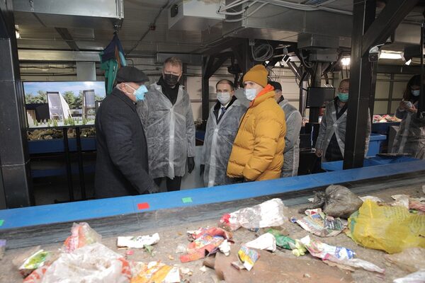 Михаил Романов посетил новый мусорообрабатывающий комплекс во Фрунзенском районе