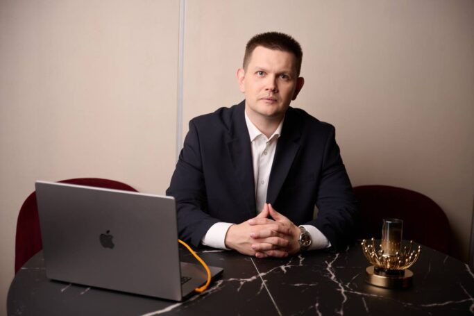 Адвокат Геннадий Кузьмин прокомментировал задержание комика Нурлана Сабурова в российском аэропорту