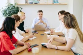 Работа в команде и лидерские навыки: как прошел второй сезон обучающего интенсива для столичных НКО
